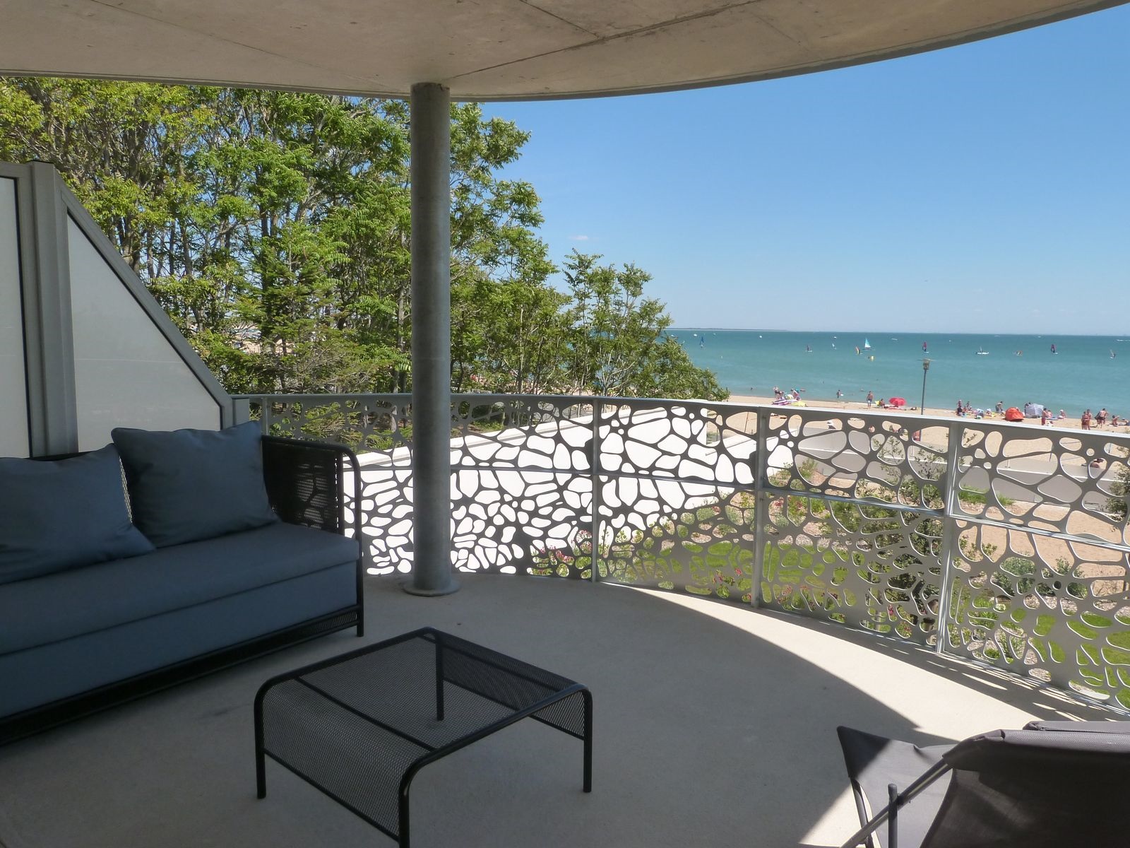 Appartement vue mer pour 2 à 6 pers, au 1er étage avec balcon, 2 chambres, accès direct plage